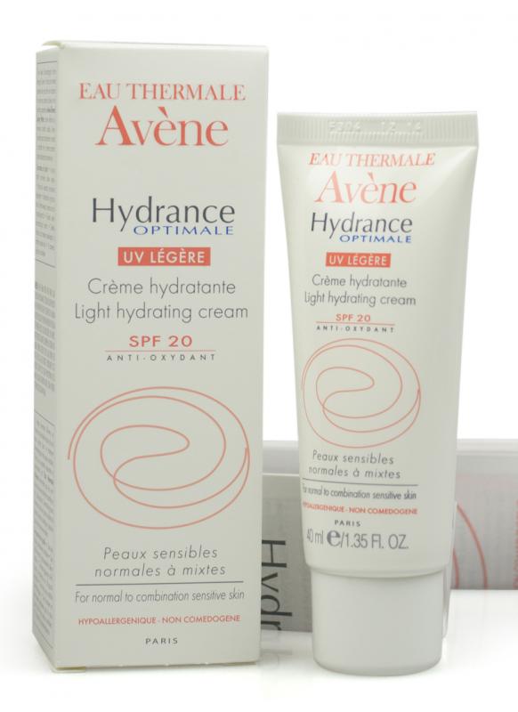 Эмульсия avene hydrance legere. Крем Авен Hydrance. Крем Avene Hydrance legere. Avene Eau Thermale крем. Avene Hydrance legere Light.